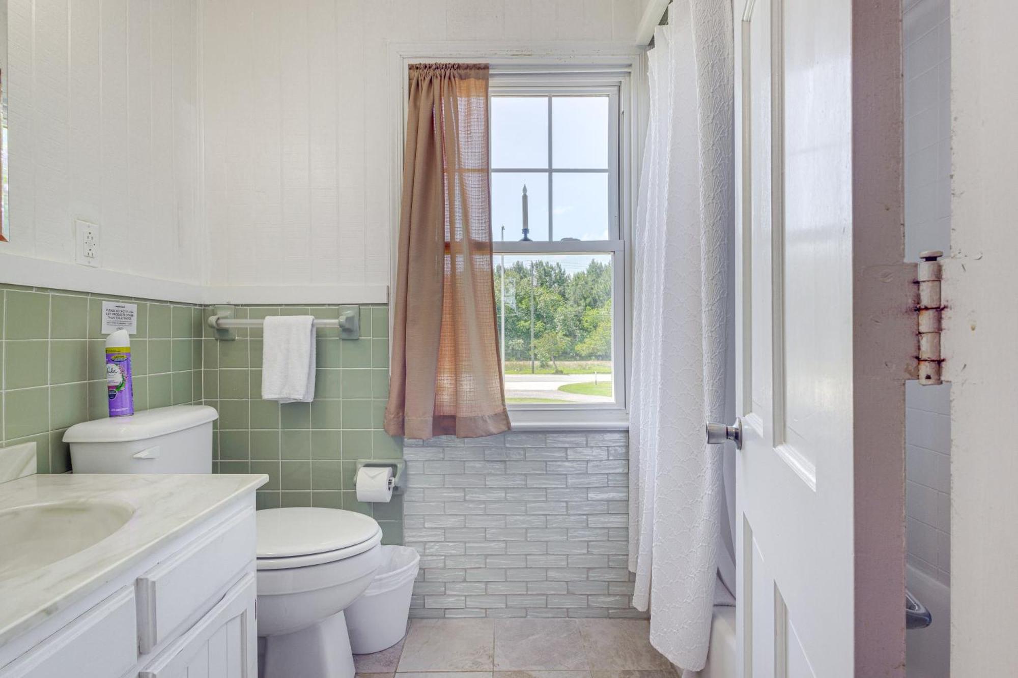 Updated Cape Charles Home About 2 Mi To Beachfront! Екстер'єр фото